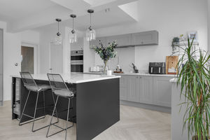 Photo 15- click for photo gallery